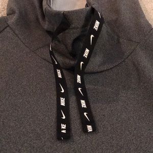 Women’s Nike Dryfit Fleece Gray Hoodie w/ Pockets